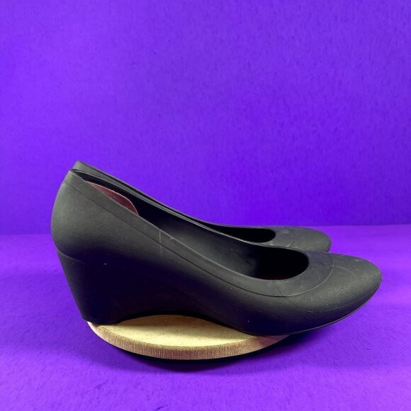 Crocs Women's Black LINA  Slip On Round Toe Wedge Heel Shoe Size 8 - Picture 1 of 9